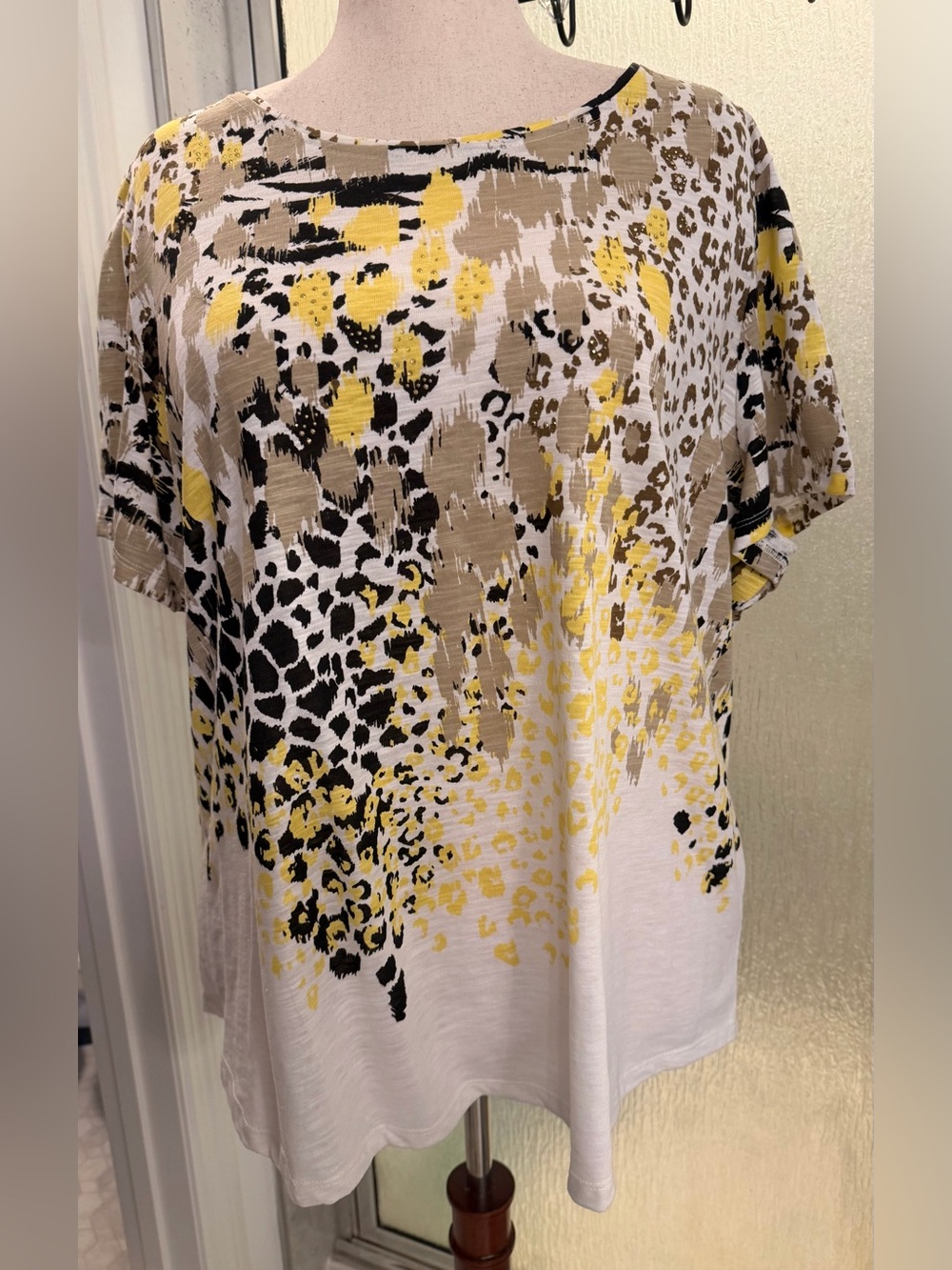 Allison Daley Mixed Animal Print Short Sleeve Top Yellow Black White 2X EUC $18